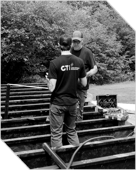 Équipe de CTI Électrique sur le chantier du Spa Franklin