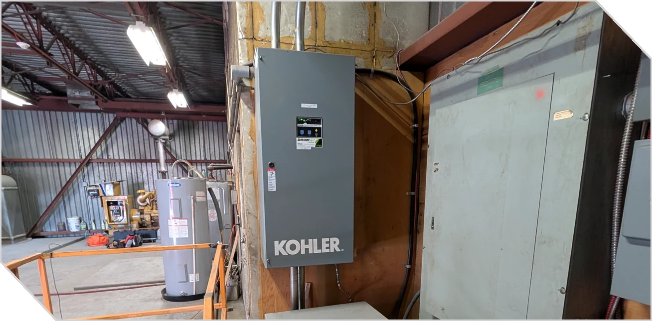Salle électrique commerciale avec commutateur de transfert Kohler